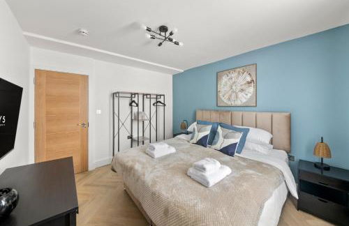 Stylish Flat I Sleeps 6 I With Parking - Photo 33