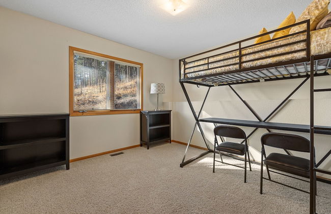 Peaceful Pines 5 BR Home with Jacuzzi - Foto 6