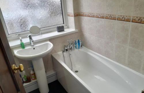 Amazing 3 Bedroom Entire House - Foto 8