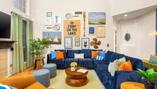 Resort Style Backyard Pool Pickleball Court - Foto 5