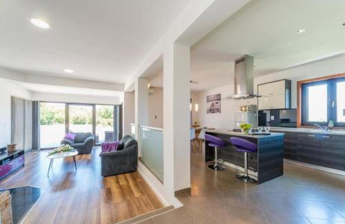 Villa Maslina with private pool on quiet location - by TA Leut Agency - Foto 46