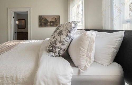 Near Ft Moore Ft Benning and CSU Restored Historic Home - Foto 42