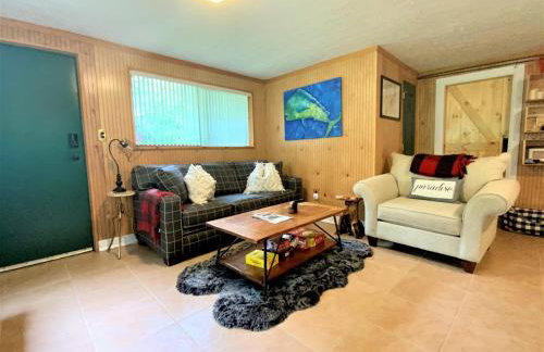 Barney's Retreat- Rustic cabin on the river! - Foto 5