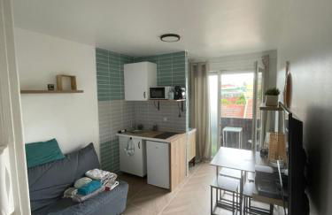 Superbe studio neuf avec Balcon - Foto 3