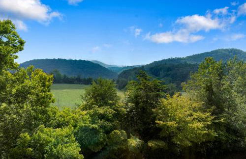 Smoky Bear Splash Top Rated Private Pool Cabin with Hot Tub, Mtn Views, Arcade Games, Excellent Location - Foto 23