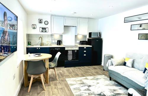 Central, Stylish - 2 Bed Property, The Stable @ Warrenfield, Free WiFi & Parking - Foto 7