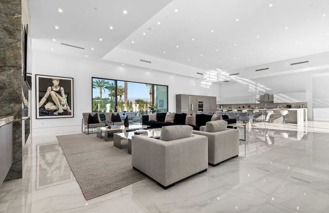 Exclusive Indio Villa Pool, Hot Tub, Putting Green Sleeps 18 Bravo #6 - Foto 11