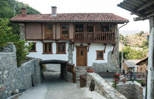 El Mijolar Apartamentos - Photo 1