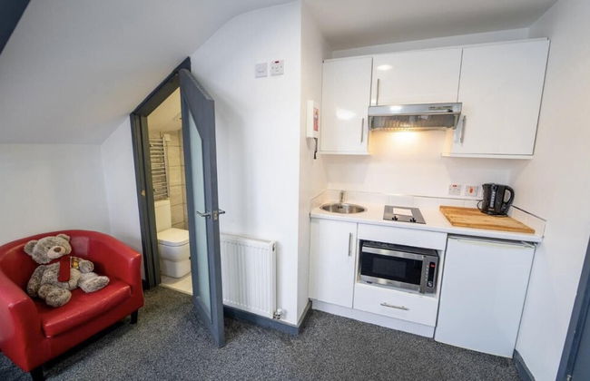 Fully Serviced Studio Available Close to the City - Photo 6