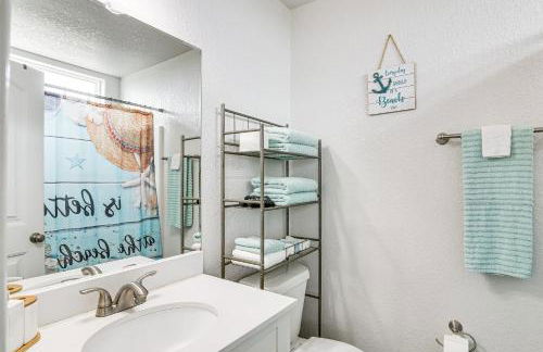 2 Decks, Patio and Views Beachfront Texas Retreat - Photo 19