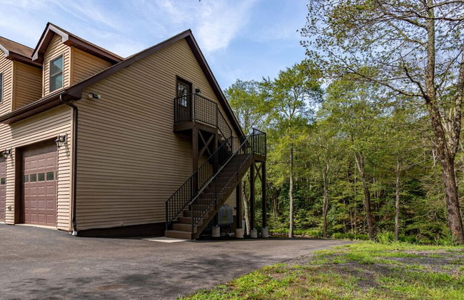 Family Fun Oasis Hot Tub Steam Room Pool Stream Firepit Games - Foto 64