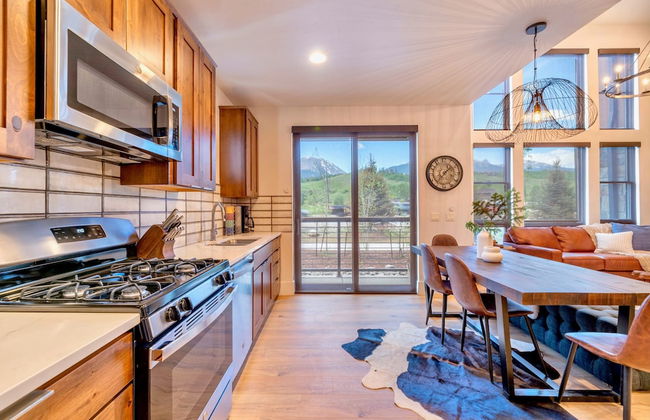 Mountain-view Townhouse With Cozy Fireplace - Foto 11