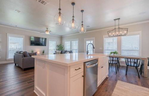 Stunning beach house just a short walk to beach - Foto 19