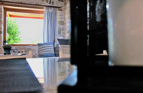 Traditional Stone House at Great Location - Foto 3