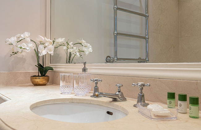 JOIVY Stunning 6-bed house near Harrods in Knightsbridge - Photo 28