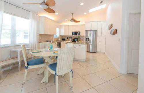 Wake Up to Waves - Oceanfront Condo - 2 BD-2BA - Foto 8