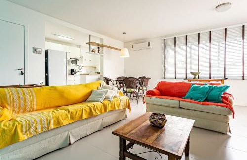 Apto 2Q e churrasq. 800m da praia de Jurerê SGA202 - Foto 10