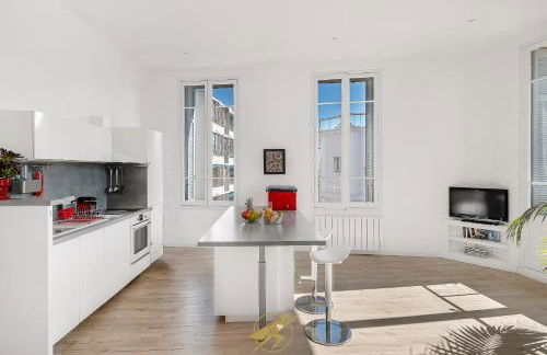 Grand T2 Hausmannien face à la Gare Hyères - THD Fibre - Park Proche - Clim - Foto 10