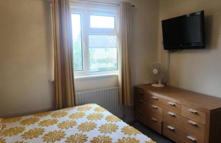 Peterborough Nice House with garden free parking - Foto 19