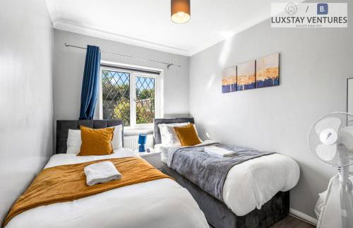 Spacious 3 Bedroom Brighton Home - South Downs - Stunning Sea Views - Garden - Pool Table - FREE Parking - Foto 6