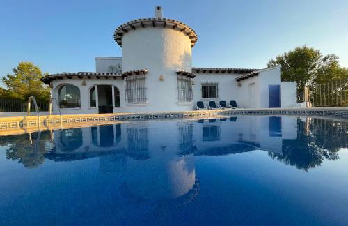 Private Hilltop Villa with Sea and Mountain Views - Foto 2