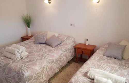 Fabulous refurbished apartment above private villa - Foto 6