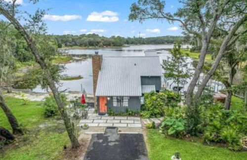 cozy lakeside retreat - Photo 7