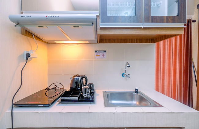 Cozy and Simple Living Studio Apartment at Cinere Resort - Photo 7