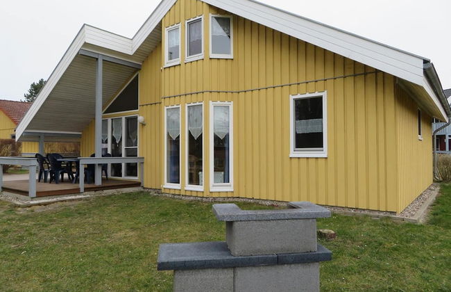 Holiday Home in Granzow Near Minigolf - Photo 1