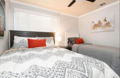 Charming 2BR Condo with Onsite Parking Included - Foto 6
