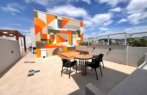 Apartamento de 2 quartos, com piscina e há 10 km de copacabana - Foto 27