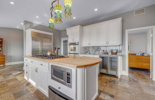 Luxe Remodeled Oceanfront Home on the Bluff - Foto 11