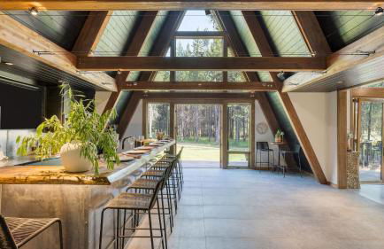 Newly Built • Sauna • Hot Tub • Cold Punge Lazy River Glamp-House by AvantStay - Foto 12