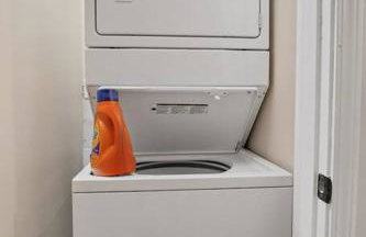 3BR City Chic Modern Apt - Central Location - Foto 17