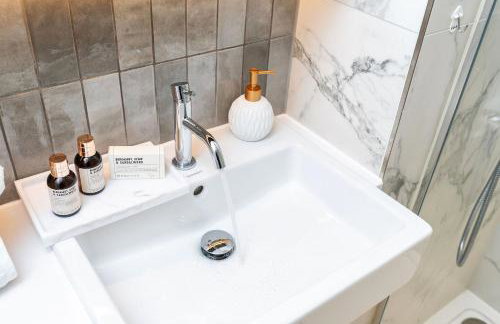 King's Cross Retreat With Terrace 2 Bed 2 Bath Coal Drops Yard 10 Mins Walk From St Pancras Station - Foto 29