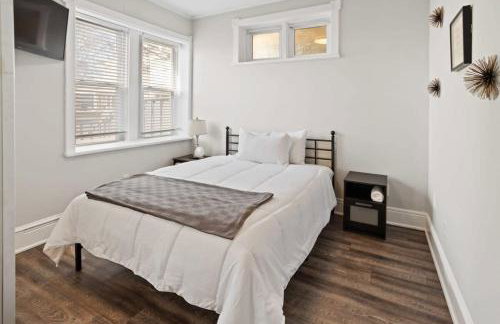 Luxurious 8BR Beach Duplex w Ocean Views - Photo 8