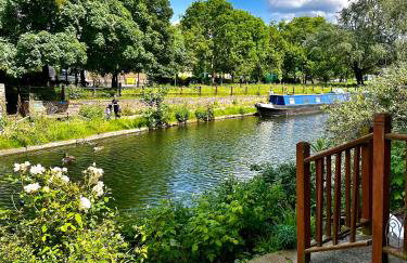 Amazing Location - City of London- 2 Bedroom Stunning Canal View House With Private Garden,Parking & Balcony - Foto 48