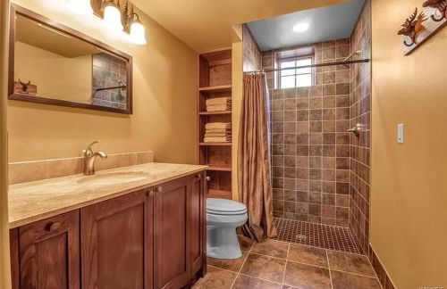 Luxurious Chalet! Hot-tub, Bonfire & Ideal Location for Skiing & Town - Foto 25