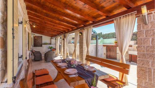 3 Bedroom Nice Home In Plovanija - Foto 2