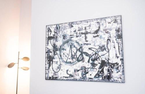 ROKU TVs - Washer & Dryer - QueenBeds - GroupStay - Foto 14