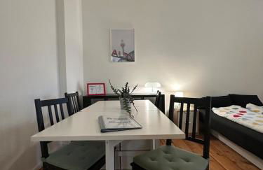 Typical Altbau in the heart of Berlin Wedding - Foto 28