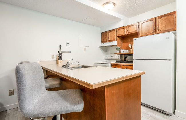 Fully RENOVATED Studio | Ski In/Out: Closest Condo to Lift | Pool & Hot Tubs - Photo 5