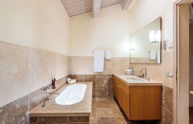 Villa Falco With Terrace and Garden - Cignella Resort Tuscany - Photo 32