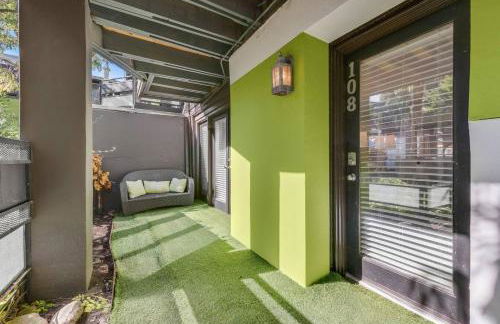 Spacious Dallas 2BR Poolside Escape - Foto 5