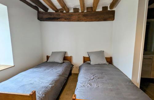 Maison familiale rénovée dans village médiéval - FR-1-591-712 - Foto 18