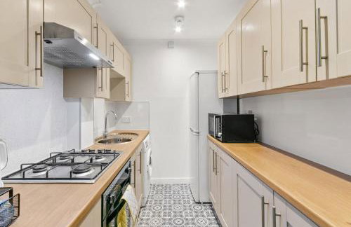 Free Parking - Sleeps 2 - 1 Bed Tenement - Renfrew - Foto 9