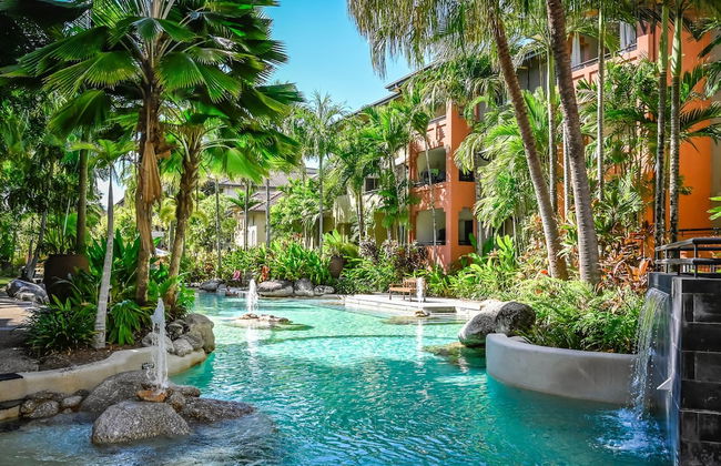 Poolside Paradise Cairns - 9 Pools BBQ Gym - Foto 2