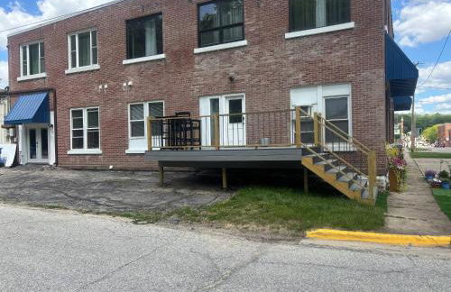 1st Fl 2BR Downtown + 2 Pkg - Foto 1