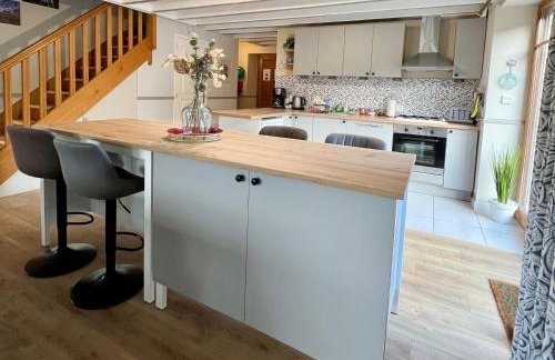 Quai du Val is a Charming Pet and Family Friendly Riverside Gite in Lehon close to Dinan Sleeps 7 - Photo 17