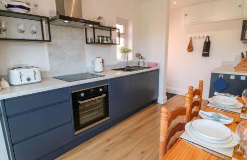 Field Cottage - Photo 10